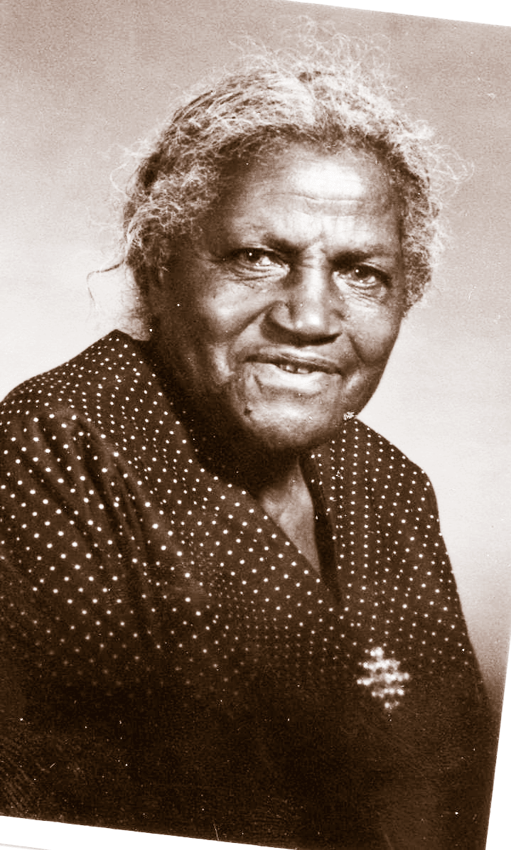 photo01 chessie crop ann barker grandmother mom073 duo